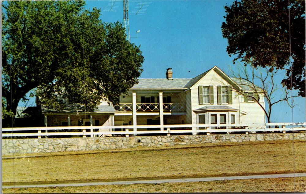 The Summer Whitehouse LBJ Ranch Stonewall TX Vintage Postcard SP17-25